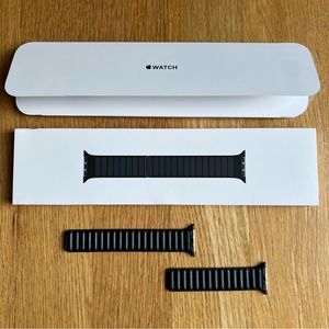 Apple Watch 38mm 40mm 41mm 2 3 4 5 6 7 8 9 SE Leather Link Band Black - M/L